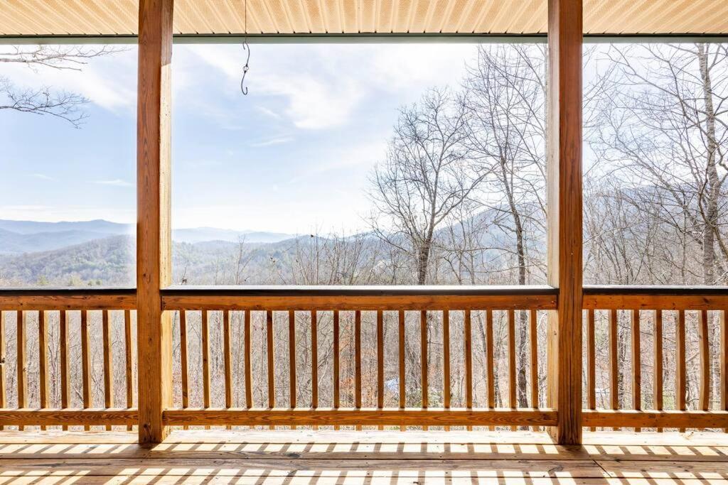 Red Rooster Family Cabin W/Hot Tub+Fire Pit+View Франклин Экстерьер фото